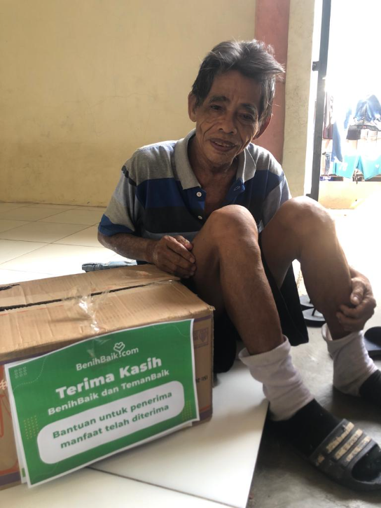 Kakek Adih Sedang Sakit Muntah Dan Panas