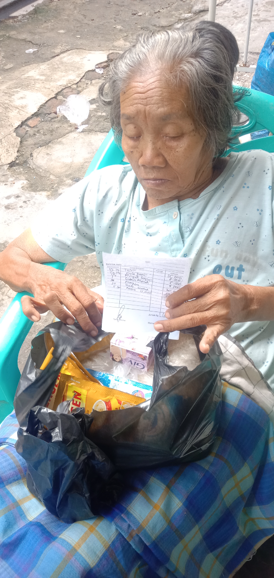 Ibu Sulina Baru Saja Jatuh Dari Kursi