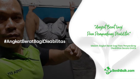 Melatih Angkat Berat Bagi Para Penyandang Disabilitas Secara Gratis