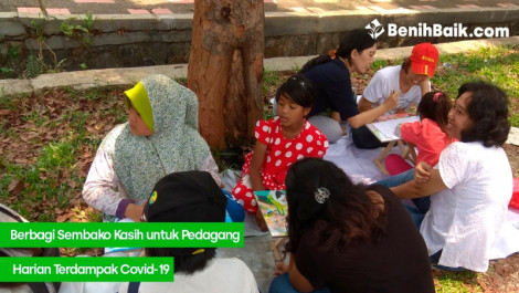 Berbagi Sembako Kasih Untuk Pedagang Harian Terdampak Covid-19